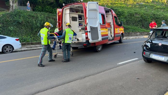 Motociclista Perde O Controle Durante Ultrapassagem E Colide Contra