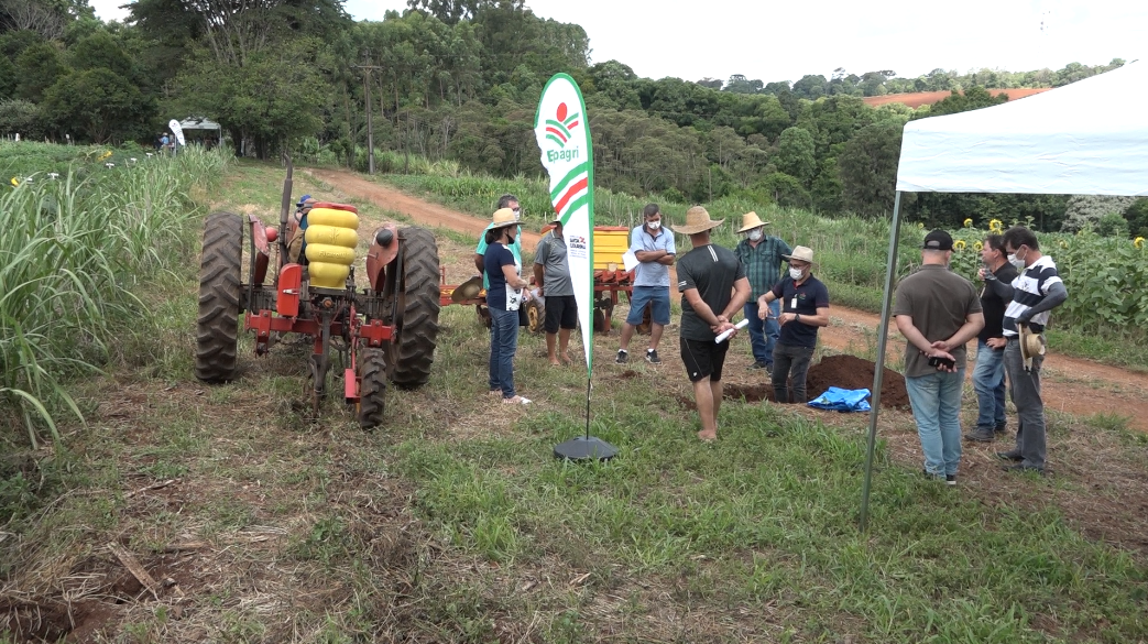 VÍDEO Produtores rurais participam de Dia de Campo no Centro de