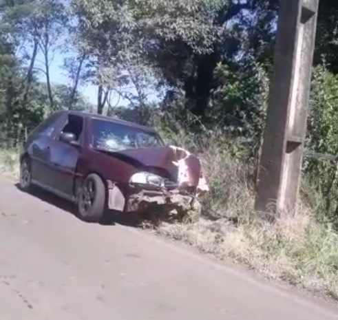 Motorista Embriagado Bate Carro Contra Poste De Luz Ap S Voltar De Uma