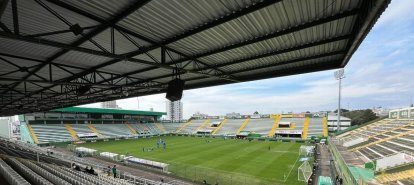 Chapecoense e Corinthians empatam sem gols na Arena Condá pelo Brasileirão