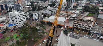 VÍDEO: Um raio atingiu a Igreja Matriz de Xanxerê no dia 22 de julho, causando danos que exigiram reparos e melhorias no local