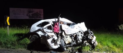 Colisão frontal deixa motorista preso às ferragens na BR-282, no Meio-Oeste