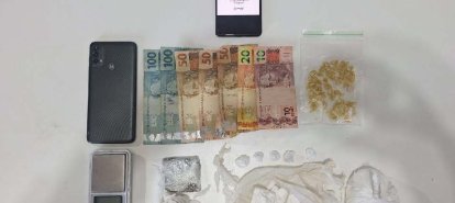 Jovem é presa por tráfico de drogas em Chapecó
