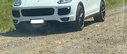Polícia Militar recupera em Faxinal dos Guedes Porsche furtada no litoral e prende três suspeitos do crime