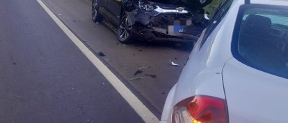 Colisão frontal entre dois carros deixa quatro feridos na BR-282, no Oeste