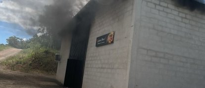 Incêndio em edificação industrial causa prejuízo estimado em R$ 200 mil em São Miguel do Oeste