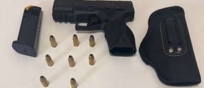 Mulher é conduzida à delegacia por porte ilegal de arma de fogo em Chapecó