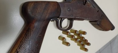 Polícia Civil prende dois homens por posse ilegal de arma em Guatambu