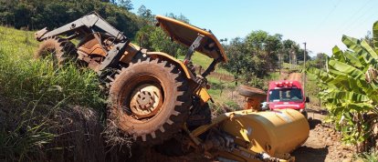 Homem fica ferido após queda de trator agrícola em barranco no interior de município do Oeste 