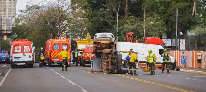 Corpo de Bombeiros realiza simulado de resgate veicular para celebrar os 61 anos do Batalhão em Chapecó 