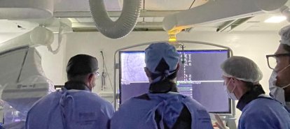 VÍDEO: o Hospital Regional São Paulo alcançou um marco histórico ao realizar o primeiro TAVI (Implante Percutâneo de Válvula Aórtica) pelo SUS no Grande Oeste catarinense