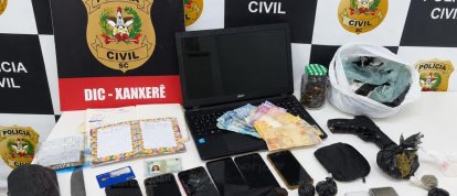 Jovem de 18 anos é presa por tráfico de drogas em Faxinal dos Guedes
