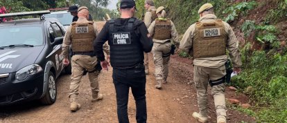 Operação contra o tráfico cumpre mandados e apreende celular com imagens de drogas e armas no Extremo-Oeste