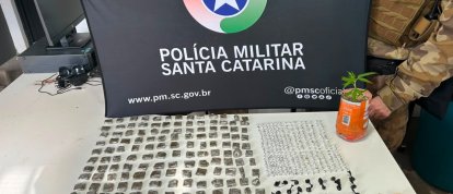 Adolescente que utilizava casa abandonada para esconder entorpecentes é apreendido por tráfico de drogas em Chapecó