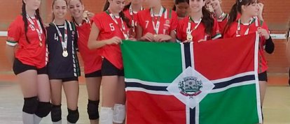 Xanxerê conquista título no vôlei feminino e garante vaga para a fase regional da Olesc