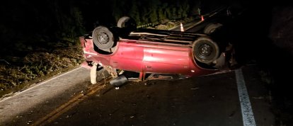Jovem fica ferido após capotamento na SC-154 em Passos Maia