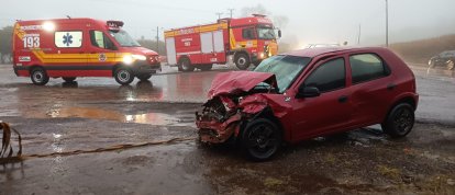 Acidente envolvendo três veículos deixa feridos na BR-163