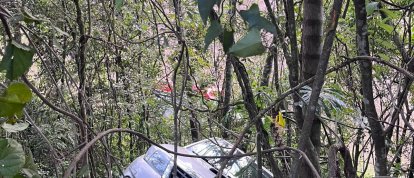 Idoso sofreu desmaio após sair do veículo (Foto: Corpo de Bombeiros)