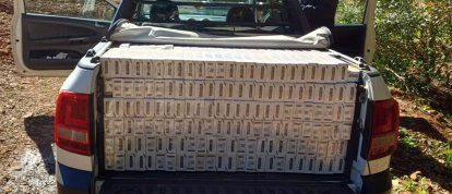 PRF apreende 15 mil maços de cigarros contrabandeados após perseguição na BR-163, no Extremo-Oeste de SC
