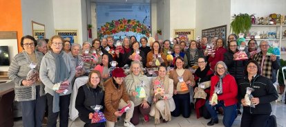 Idosas do Programa de Envelhecimento Ativo doam mais de 150 gorros ao Hospital Regional São Paulo