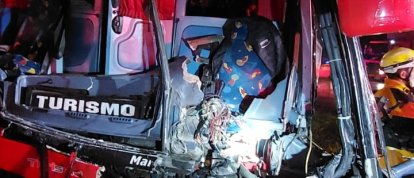 Colisão entre ônibus e carreta deixa feridos e mobiliza bombeiros de Santa Catarina e Rio Grande do Sul na BR-480