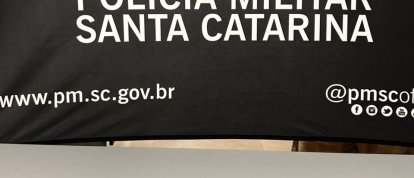 Homem é preso e adolescente é apreendido por suspeita de tráfico de drogas em Xanxerê