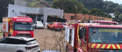 Vazamento de ácido clorídrico mobiliza bombeiros de SC e PR em indústria na divisa entre os estados