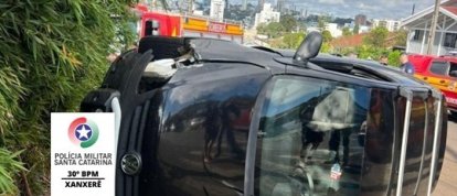 Mulher fica ferida após colisão entre dois veículos em Xanxerê