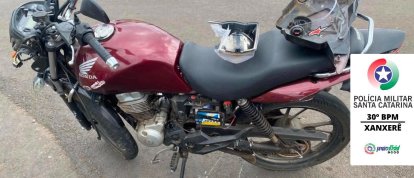 Motociclista de 19 anos fica ferido após colisão com Fiat Strada em Xanxerê