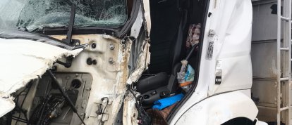 Homem fica ferido após colisão traseira entre dois caminhões na BR-282, em Ponte Serrada