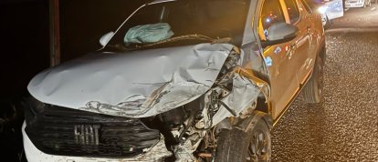Colisão entre dois carros deixa duas pessoas feridas em Ipuaçu