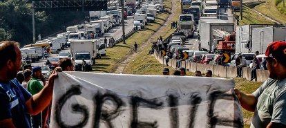 Greve de caminhoneiros volta ao radar e decisão pode sair nesta quinta-feira