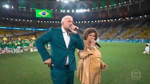 VÍDEO: Antes da bola rolar, quem roubou a cena foram Alcione e Belo