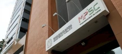 Ex-tesoureira desviou R$ 126 mil da Saúde com 107 transferências para contas próprias em SC