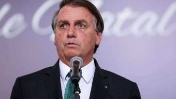 Bolsonaro recebe alta e passa a cumprir prisão domiciliar por 90 dias
