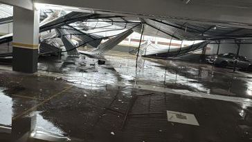 VÍDEO: câmeras de segurança de prédio registram momento que tornado atinge estrutura da garagem