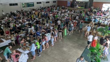 Turma das Terças/Sicoob Credimoc promove mais um almoço beneficente neste sábado (08)