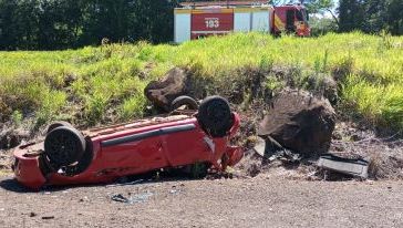 Duas mulheres ficam gravemente feridas após capotamento registrado na BR-282, no Oeste 