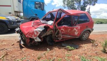 Colisão entre automóveis mobiliza equipes na BR-282 em Xanxerê