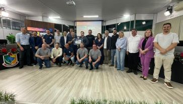 Clube de Aviação de Xanxerê (CAXA) recebe homenagem na Câmara de Vereadores pelos 35 anos