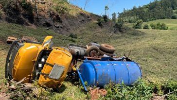Caminhão capota e deixa motorista ferido no interior de Tunápolis