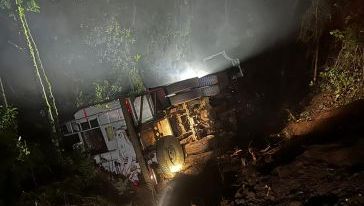 Falha mecânica resulta em acidente envolvendo caminhão registrado na SC-155, em Seara