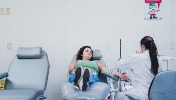 Junho Vermelho: Hemosc convida população a unir paixão por futebol e doação de sangue