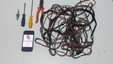 Homem é preso após furtar fios de energia e tentar queimar cobre em Chapecó
