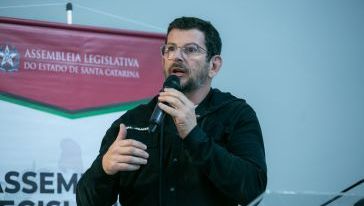 Thássio De Negri, professor de educação física de Xanxerê, é eleito para o Conselho Estadual de Esportes