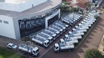 VÍDEO: Governo faz entrega de caminhões-pipa e anúncio de investimentos para os municípios do Oeste 