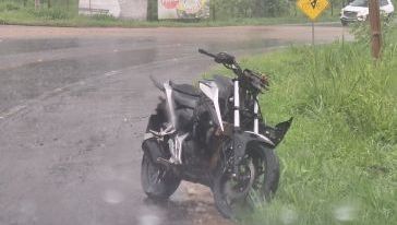 Queda de motocicleta deixa dois adolescentes gravemente feridos na SC-163, no Extremo-Oeste