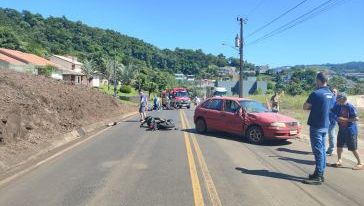 Colisão entre carro e motocicleta deixa jovem com fratura exposta em Quilombo