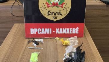 Adultos e adolescentes são detidos por tráfico de drogas em Xanxerê 