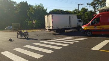 Colisão entre caminhão e motocicleta deixa homem ferido em São Carlos